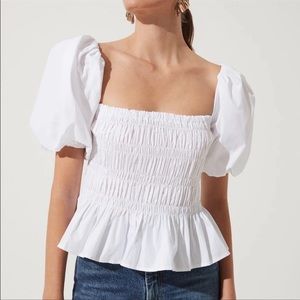 ASTR the label Savina Bubble Sleeve Top white. NWOT!